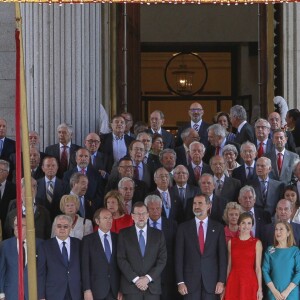 Le roi Felipe VI et la reine Letizia d'Espagne, superbe en robe en dentelle Carolina Herrera, célébraient le 28 juin 2017 au palais des Cortes à Madrid le 40e anniversaire des "Elections générales espagnoles du 15 juin 1977".