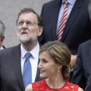 Le roi Felipe VI et la reine Letizia d'Espagne, superbe en robe en dentelle Carolina Herrera, célébraient le 28 juin 2017 au palais des Cortes à Madrid le 40e anniversaire des "Elections générales espagnoles du 15 juin 1977".