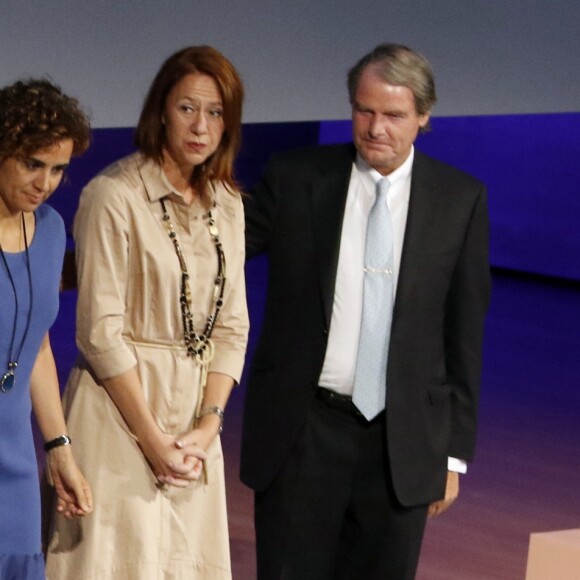 La reine Letizia d'Espagne, au côté du roi Felipe VI, était resplendissante en combi-pantalon lors de la remise des prix de la fondation princesse de Gérone le 29 juin 2017.