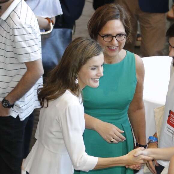La reine Letizia et le roi Felipe VI d'Espagne lors de la 4ème édition de "como educar el talento emprendedor" à Gérone le 30 juin 2017.