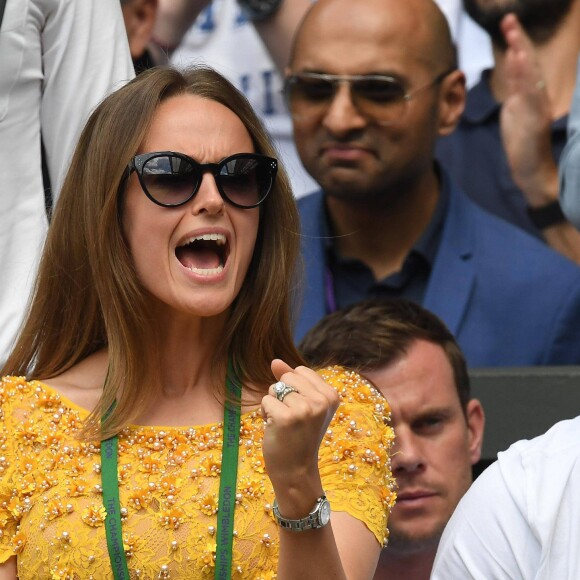 Kim Murray (Sears), la femme d'Andy Murray, lors de la finale hommes Andy Murray contre Milos Raonic du tournoi de tennis de Wimbledon à Londres, le 10 juillet 2016.