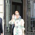 Céline Dion sort de l'hôtel "Royal Monceau" à Paris, le 1er juillet 2017.