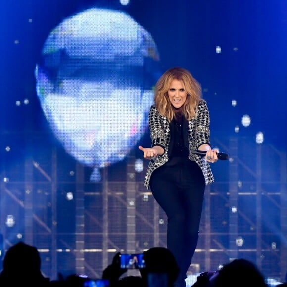 Céline Dion en concert à l'AccorHotels Arena, Paris, le 4 juillet 2017. © Lionel Urman/Bestimage