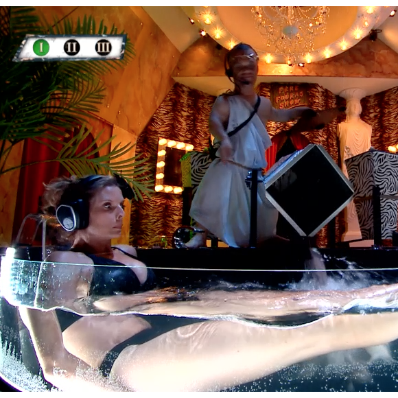 Sylvie Tellier dans "Fort Boyard" le 8 juillet 2017 sur France 2.