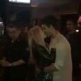 Billie Lourd et Taylor Launter en train de s'embrasser lors d'une soirée à Los Angeles le 4 décembre 2016