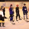 Exclusif - René-Charles Angelil et ses amis vont faire une partie de hockey sur glace à la patinoire de Courbevoie, suivie d'un déjeuner au restaurant Chipotle à Levallois-Perret. Le 7 juillet 2017.