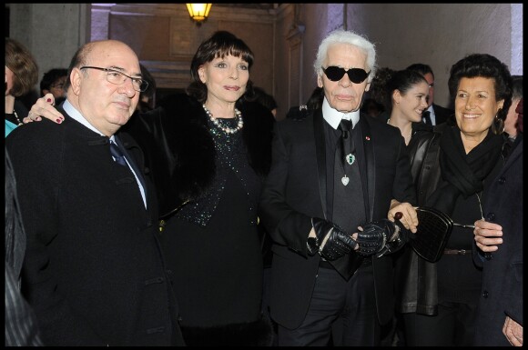Elsa Martinelli, Karl Lagerfeld et Carla Fendi en 2011 à Rome. 