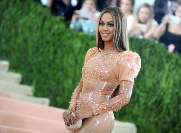 Beyoncé Knowles - Soirée Costume Institute Benefit Gala 2016 (Met Ball) sur le thème de "Manus x Machina" au Metropolitan Museum of Art à New York, le 2 mai 2016.