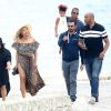 Beyonce Knowles et son mari Jay Z quittent leur yacht pour aller déjeuner à terre avec leur fille Blue Ivy dans les Iles de Lerins le 16 septembre 2015.