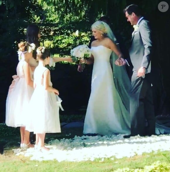 Josie Bissett a dévoilé cette photo de son mariage. Instagram, juillet 2017.