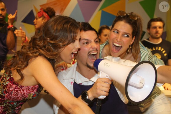 Exclusive - Iris Mittenaere (Miss France 2016 et Miss Univers 2016), Juan Arbelaez et Laury Thilleman (Miss France 2011) lors de l'évènement "Taste of Paris 2017 - Le festival des chefs" sous la nef du Grand Palais. Paris, le 21 mai 2017. © Philippe Baldini/Bestimage