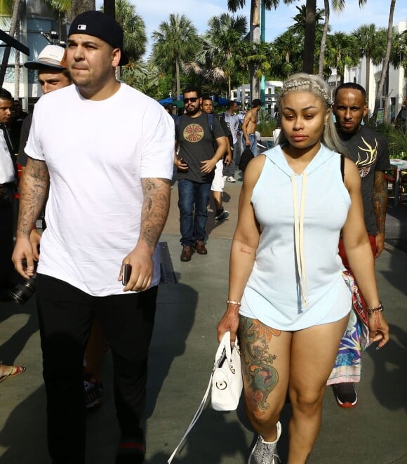 Blac Chyna enceinte et son fiancé Rob Kardashian sont allés déjeuner dans le quartier de Havana 1957 à Miami, le 12 mai 2016