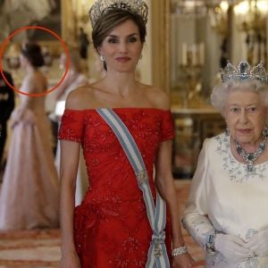 En arrière-plan, derrière la reine Letizia d'Espagne et la reine Elizabeth II, Kate Middleton, duchesse de Cambridge, et le prince Harry, le 12 juillet 2017 au palais de Buckingham.