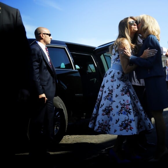 Melania Trump, Brigitte Macron (Trogneux) et le premier ministre Edouard Philippe lors du défilé du 14 juillet (fête nationale), place de la Concorde, à Paris, le 14 juillet 2017, avec comme invité d'honneur le président des Etats-Unis. © Denis Allard/Pool/Bestimage