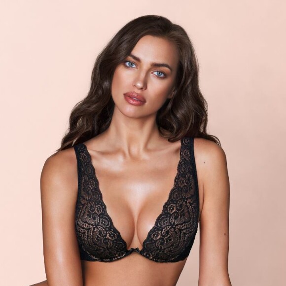 Photo d'Irina Shayk pour Intimissimi. Avril 2017.