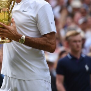 Roger Federer sacré pour la huitième fois à Wimbledon, à Londres, le 16 juillet 2017.