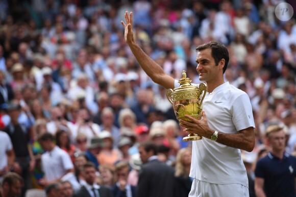 Roger Federer sacré pour la huitième fois à Wimbledon, à Londres, le 16 juillet 2017.