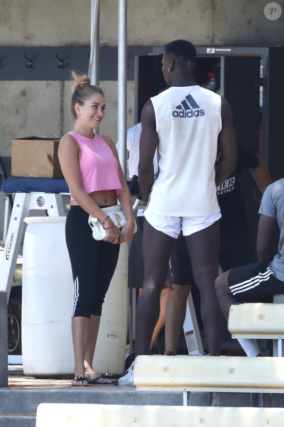 Exclusif - Paul Pogba (Manchester United) s'entraine à l'université de Californie à Los Angeles (UCLA). Sa nouvelle compagne vient lui rendre visite, le 7 juillet 2017.