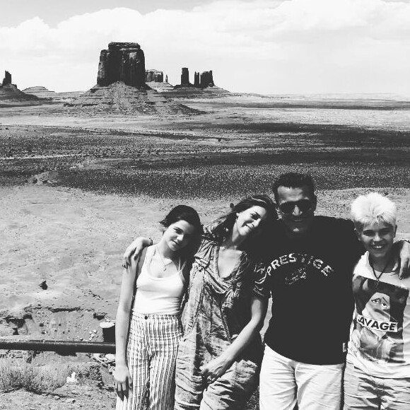 Benjamin Castaldi et Aurore en vacances dans l'Ouest Américain avec leurs enfants respectifs Enzo et Louise.