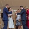 La duchesse Catherine de Cambridge, superbe dans une robe de la créatrice polonaise Gosia Baczynska, et le prince William étaient les invités d'honneur d'une réception dans l'orangerie du parc Lazienki à Varsovie le 17 juillet 2017, lors de leur visite officielle en Pologne.