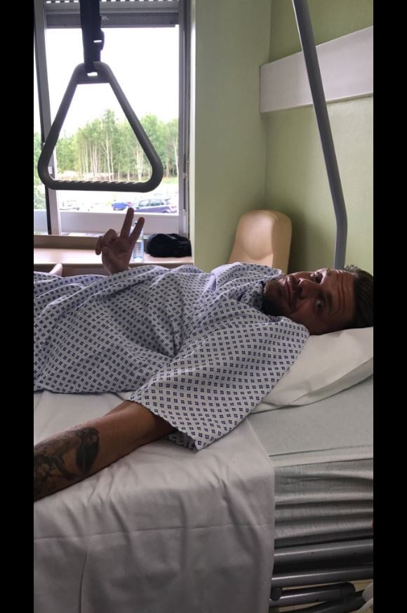 Keen'V a posté cette photo de lui à l'hôpital pour tourner un clip. Twitter, le 19 juillet 2017.