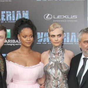 Dane DeHaan, Rihanna, Cara Delevingne et Luc Besson à l'avant-première de ''Valerian'' au TCL Chinese Theatre à Los Angeles, le 17 juillet 2017.