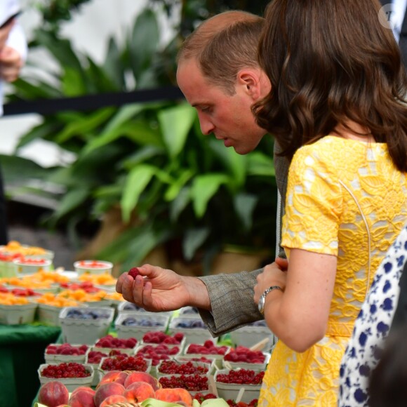 Le prince William et Kate Middleton, duchesse de Cambridge, ont visité le 20 juillet 2017 le marché central d'Heidelberg lors de leur visite officielle en Allemagne.