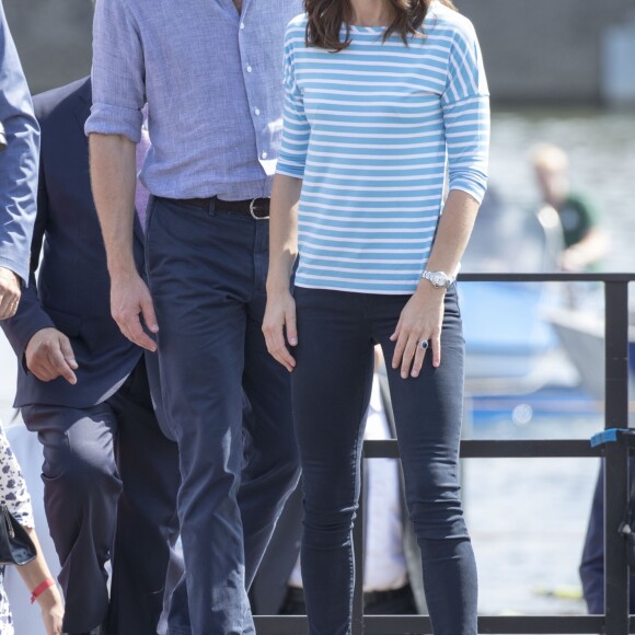 Le prince William et Kate Middleton, duc et duchesse de Cambridge, ont pris part le 20 juillet 2017 à une course d'aviron à Heidelberg lors de leur visite officielle en Allemagne.