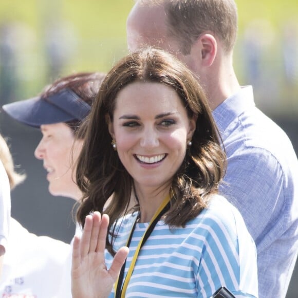 Le prince William et Kate Middleton, duc et duchesse de Cambridge, ont pris part le 20 juillet 2017 à une course d'aviron à Heidelberg lors de leur visite officielle en Allemagne.