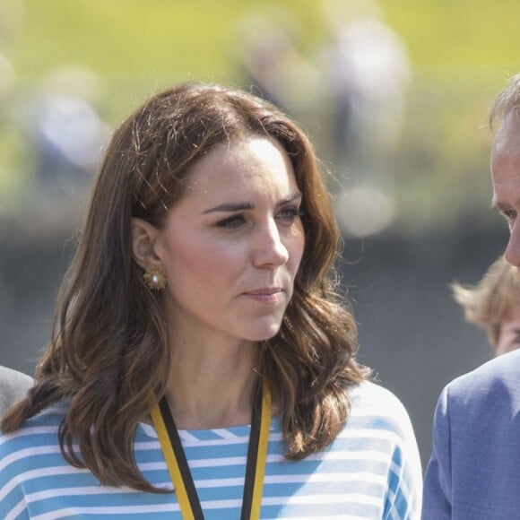 Le prince William et Kate Middleton, duc et duchesse de Cambridge, ont pris part le 20 juillet 2017 à une course d'aviron à Heidelberg lors de leur visite officielle en Allemagne.