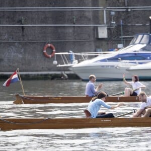 Le prince William et Kate Middleton, duc et duchesse de Cambridge, ont pris part le 20 juillet 2017 à une course d'aviron à Heidelberg lors de leur visite officielle en Allemagne.