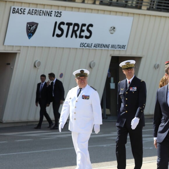 Le président de la République Emmanuel Macron en visite à la base aérienne 125 d'Istres, le 20 juillet 2017. © Dominique Jacovides/Bestimage