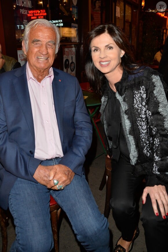 Jean-Paul Belmondo et Caroline Barclay - Seconde édition des "Trophées du bien être" au profit de la célèbre fondation "La Maison de Solenn - Maison des adolescents de Cochin (AP-HP)" au théâtre de la Gaîté-Montparnasse à Paris, France, le 26 septembre 2016. © Coadic Guirec/Bestimage