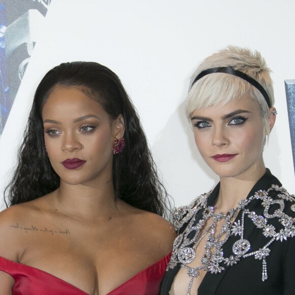 Rihanna et Cara Delevingne lors de la première de Valerian au Cineworld de Leicester Square, Londres, le 24 juillet 2017.