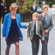 La Princesse Diana et ses fils Harry et William à Londres. Novembre 1995.