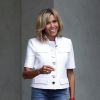 Brigitte Macron (Trogneux) attend l'arrivée de la chanteuse Rihanna au palais de l'Elysée à Paris, le 26 juillet 2017, venue pour un entretien avec le président de la République. © Stéphane Lemouton / Bestimage