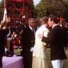 La princesse Diana avec le prince Charles à Jaipur le 13 février 1992, lors de la remise de trophée au terme d'un match de polo au cours d'un voyage en Inde. Au moment où Charles veut embrasser Diana, elle détourne la tête. Leur dernier "baiser" en public avant le divorce.