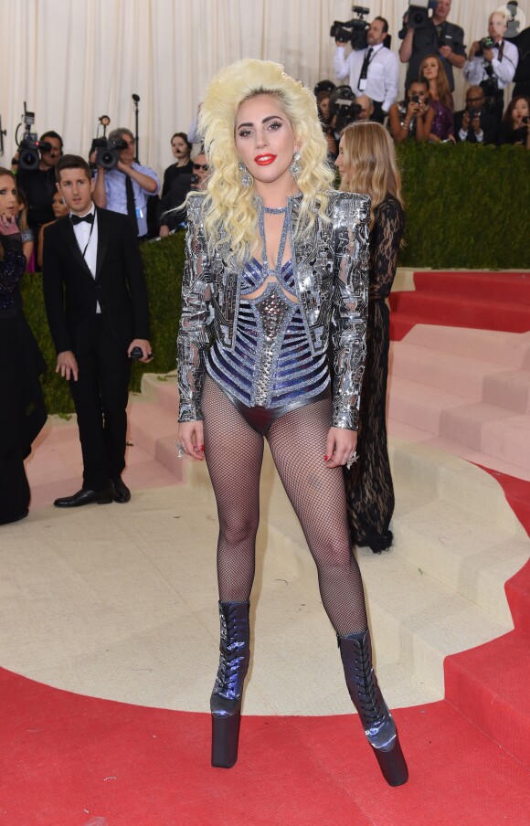 Lady Gaga - Soirée Costume Institute Benefit Gala 2016 (Met Ball) sur le thème de "Manus x Machina" au Metropolitan Museum of Art à New York, le 2 mai 2016.