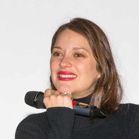 Exclusif - Marion Cotillard, enceinte, à l'avant-première de "Rock'n Roll" au cinéma Kinepolis à Lomme, le 4 Janvier 2017. © Stéphane Vansteenkiste/Bestimage