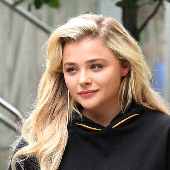 Chloë Grace Moretz sur le tournage du film Louis C.K. Untitled Film Project à New York, le 17 juin 2017.