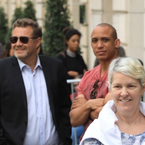 Exclusif -  Linda Dion (soeur de Céline Dion) à la sortie de l'hôtel Royal Monceau à Paris le 1er août 2017.