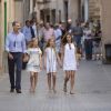 Le roi Felipe VI et la reine Letizia d'Espagne, en balade avec leurs filles Leonor et Sofia, ont visité à Soller le musée d'art moderne Can Prunera, le 6 août 2017 à Majorque.