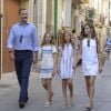 Le roi Felipe VI et la reine Letizia d'Espagne, en balade avec leurs filles Leonor et Sofia, ont visité à Soller le musée d'art moderne Can Prunera, le 6 août 2017 à Majorque.