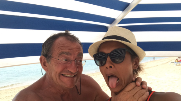 Karine Le Marchand et Jean-Pierre Pernaut complices et dénudés en bord de mer !