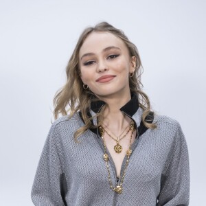 Lily-Rose Depp lors du photocall au défilé de mode "Chanel" collection prêt-à-porter Automne-Hiver 2017/2018 au Grand Palais à Paris, France, le 7 mars 2017. © Olivier Borde/Bestimage