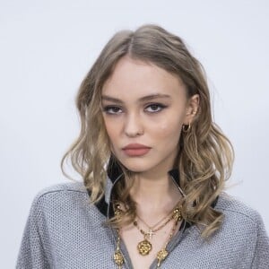 Lily-Rose Depp lors du photocall au défilé de mode "Chanel" collection prêt-à-porter Automne-Hiver 2017/2018 au Grand Palais à Paris, France, le 7 mars 2017. © Olivier Borde/Bestimage