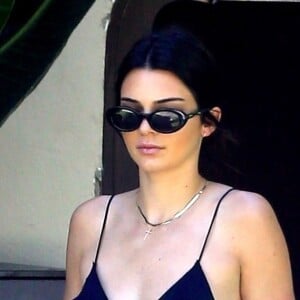 Exclusif - Kendall Jenner rend visite à une amie à Beverly Hills, le 14 juillet 2017