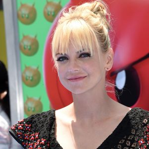 Anna Faris à la première de 'Emoji' au théâtre Regency Village à Westwood, le 23 juillet 2017