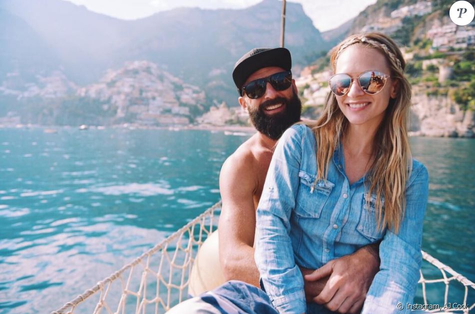 A. J. Cook et son mari en vacances à Positano en Italie, été 2017 ...