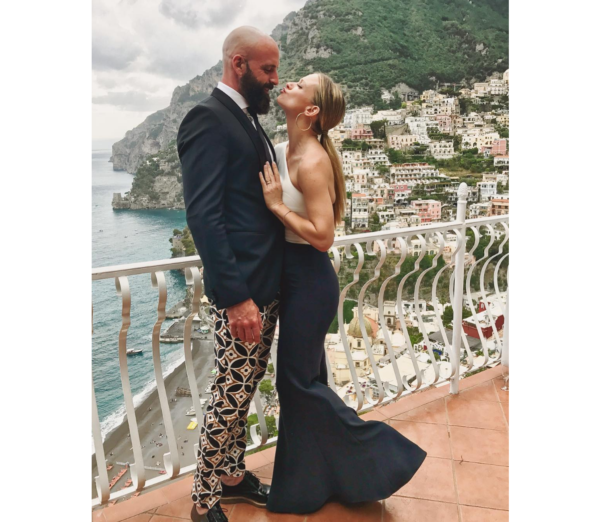 Photo A J Cook Et Son Mari Nathan Anderson En Vacances à Positano En Italie été 2017 